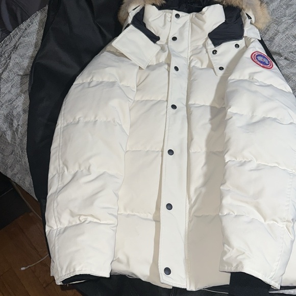 Mens Canada Goose Jacket - Picture 5 of 11